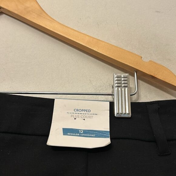 Old Navy black plus court regular cropped pants Size 12 New - Picture 6 of 10